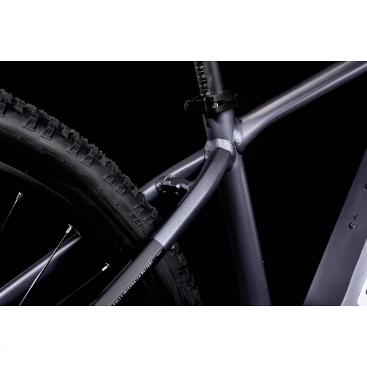 Cube Reaction Hybrid Performance 625 Metallicgrey'n'white; 29; 2022 kerékpár