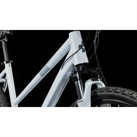 Cube Nature Pro Frostwhite'n'Grey 28 kerékpár Trapeze 46 cm 