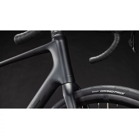 Cube Attain C:62 Race blackline