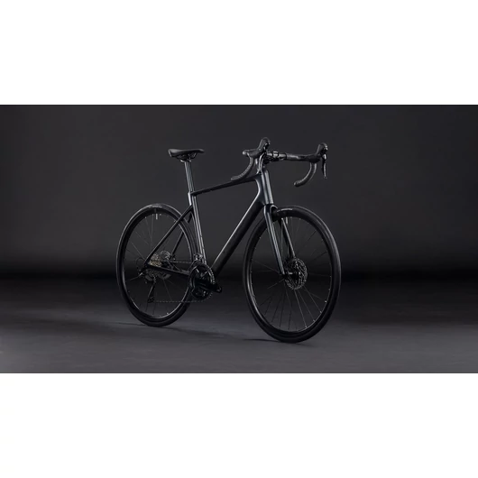 Cube Attain C:62 Race blackline